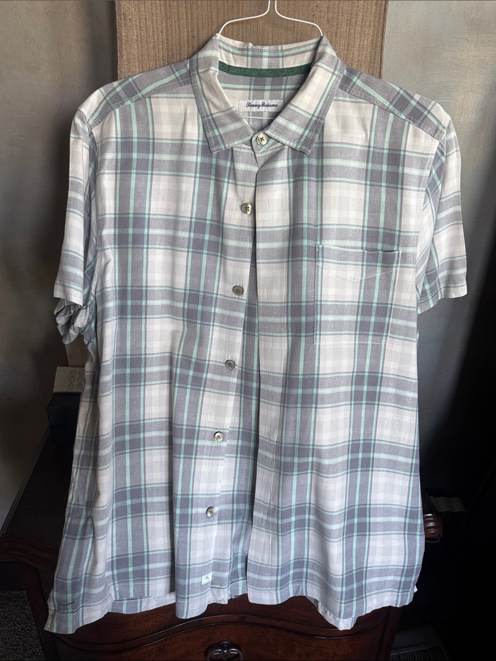 Tommy Bahama Short-Sleeve Plaid Button-Up Shirt - Light Gray & Mint